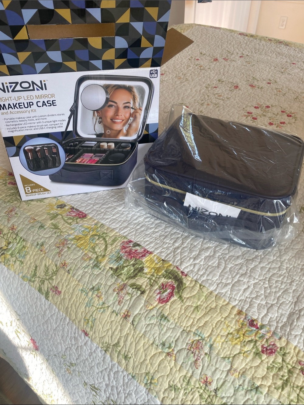 Nizoni Light-Up LED Makeup Case